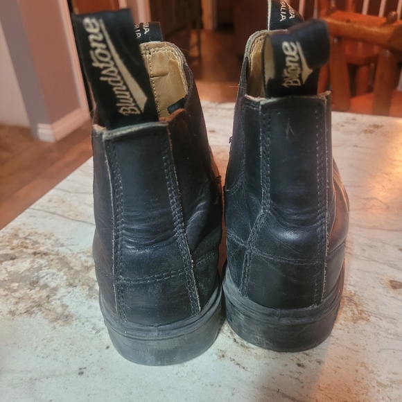 Blundstone Black Leather Ankle Boots - Picture 4 of 6